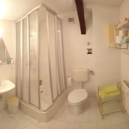 Gemuetlichkeit شنيهبرغ